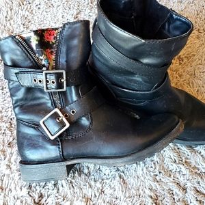 Olsenboye Boots W/ Floral Pattern